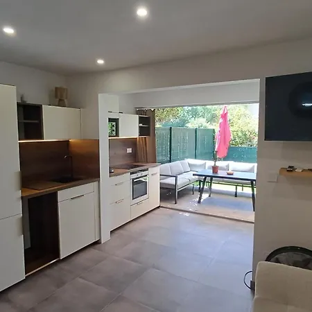 Apartman L'ecrin Du Sud 4p Elegant, Clim , Piscine, 50m Village Naturiste Agde